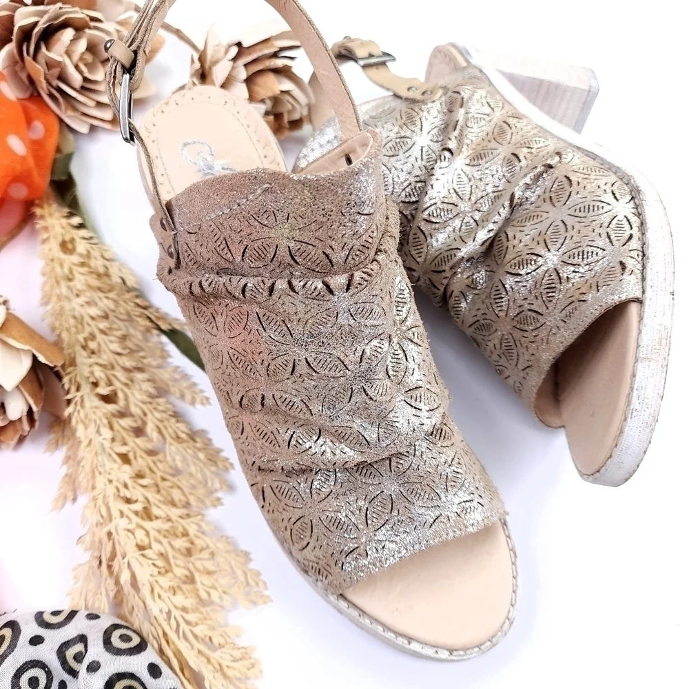 Naughty Monkey Gold Grey Distressed Thick Heeled Open Toe Sz 8.5 - Picture 12 of 13